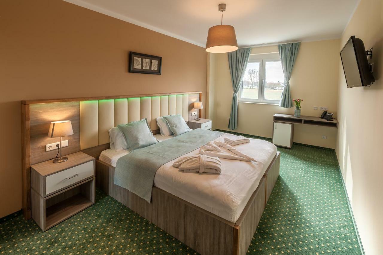 Mein Palace Hotel Okriftel Bagian luar foto
